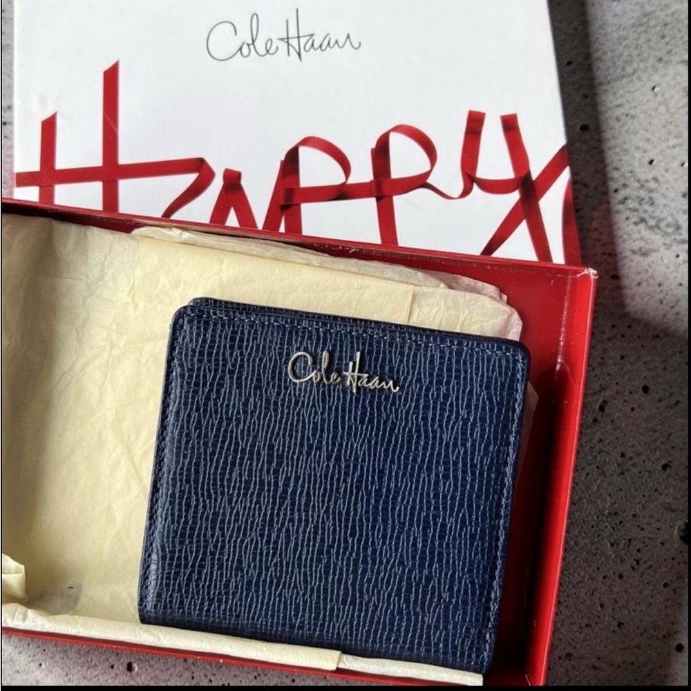 Cole Haan Blue Pebbled Leather Small Wallet/Card Holder - Picture 13 of 13
